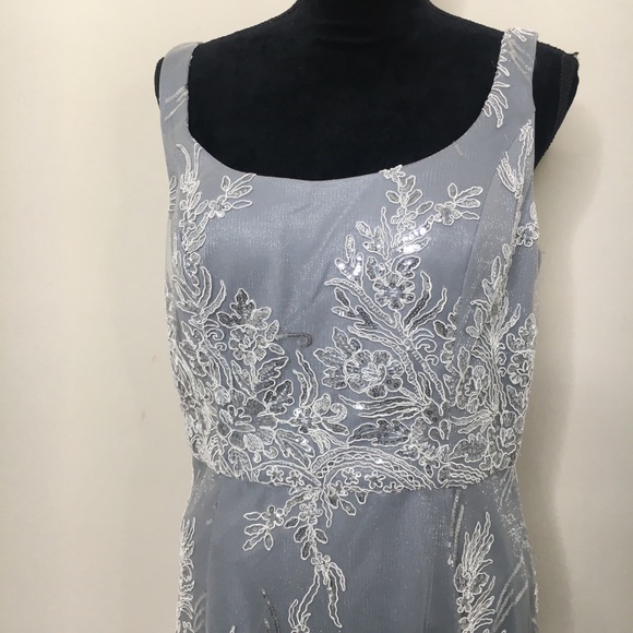 Ignite Evenings New York Evening Gown Size 12 - Picture 2 of 5